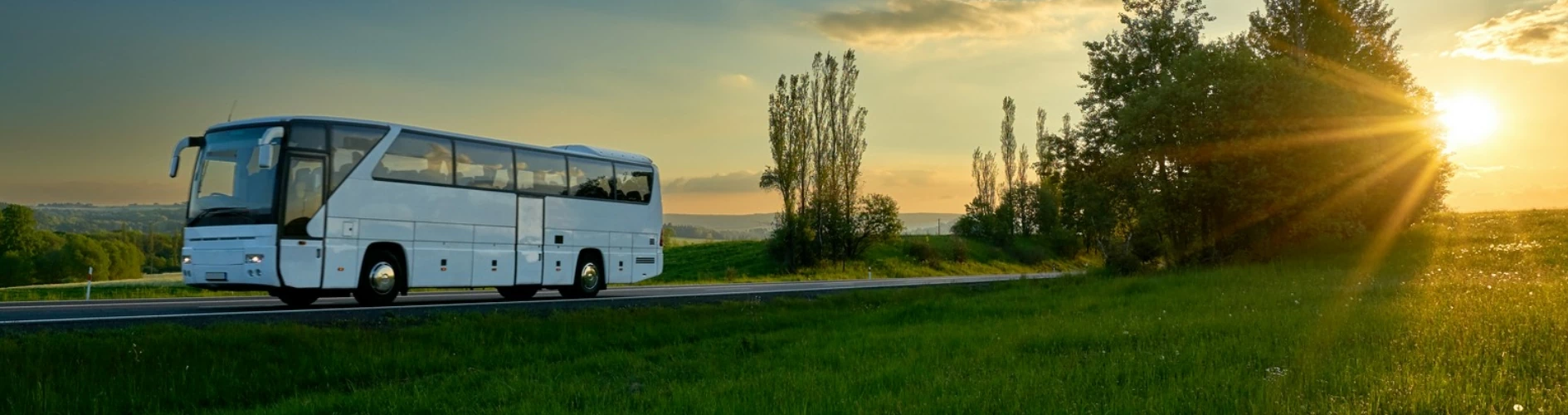 jadący autokar